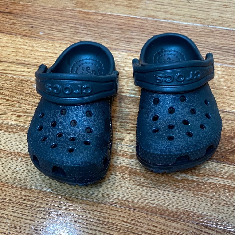 CROCS Kids' Black size 5